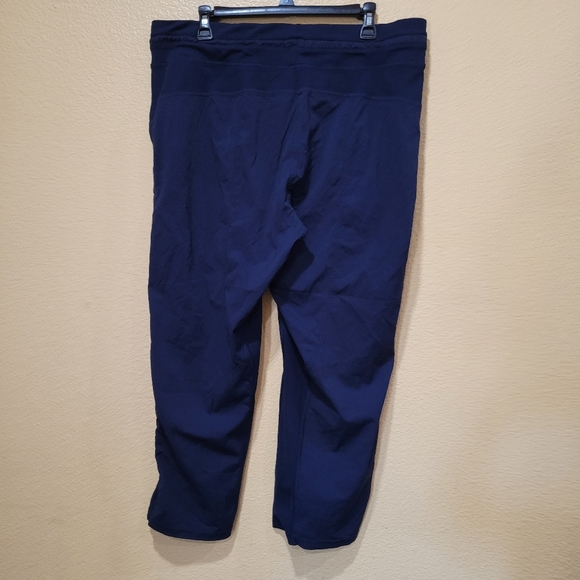 Lululemon pants - Picture 6 of 11